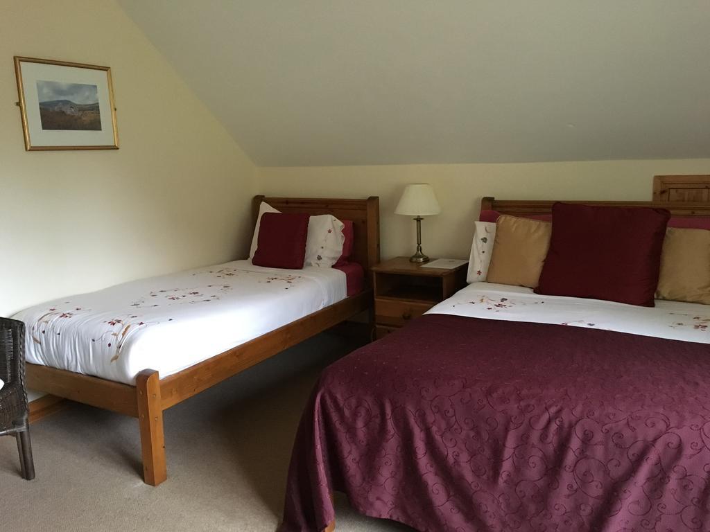 Riversdale House Accommodation Лараг Екстериор снимка