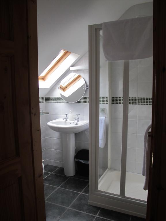 Riversdale House Accommodation Лараг Стая снимка