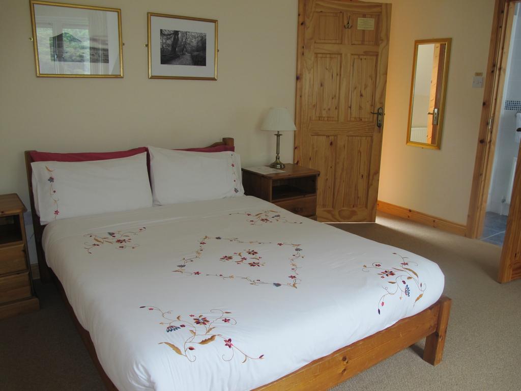 Riversdale House Accommodation Лараг Стая снимка