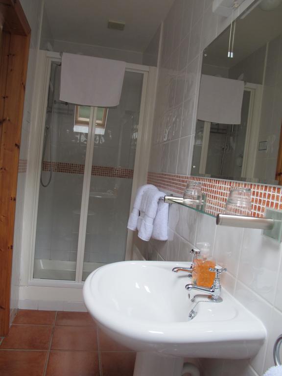 Riversdale House Accommodation Лараг Екстериор снимка